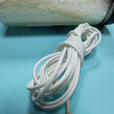 Wysokiej jakości materiał TPU wzmocniony włóknem, który może być używany do produkcji kółek i wtyczek