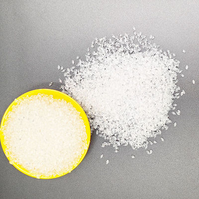 Wysoka przezroczystość, szybkie formowanie, dobra sprężystość, doskonała wytrzymałość, przyjazne dla środowiska cząstki TPU do formowania wtryskowego lub wytłaczania, odpowiednie do zabawek dla zwierząt, skakanek, przewodów