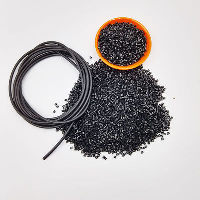 TPU GRS Materiały poddane recyklingowi Polyuretanu Czarne Pellety Termo Plastikowe