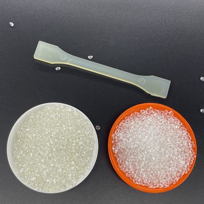 Wysoka przezroczystość, szybkie formowanie, dobra sprężystość, doskonała wytrzymałość, przyjazne dla środowiska cząstki TPU do formowania wtryskowego lub wytłaczania, odpowiednie do zabawek dla zwierząt, skakanek, przewodów