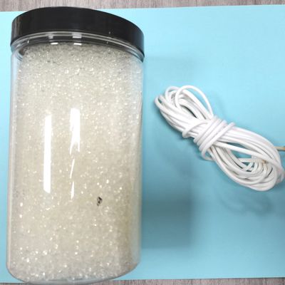 Przewodzący materiał TPU o twardości 70 Shore w oryginalnym kolorze lub zmienionym kolorze, szeroko stosowany w akcesoriach elektronicznych