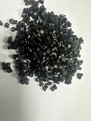 60A 80A Global Recycled Standard Certyfikat GRS Materiał TPR do podeszew i obuwia zewnętrznego z 600% wydłużeniem, termoplastyczna guma