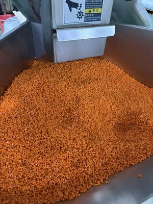 TPU z pomarańczowym kolorem, stabilny w kolorze, przyjazny procesom termoplastyczny poliuretany do sprzętu sportowego, etui telefonicznych